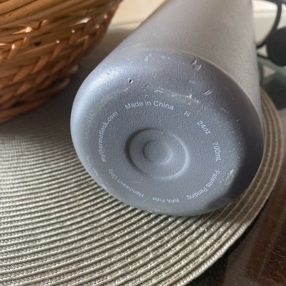 ThermalFlask 24 Oz. Water bottle - Picture 9 of 10